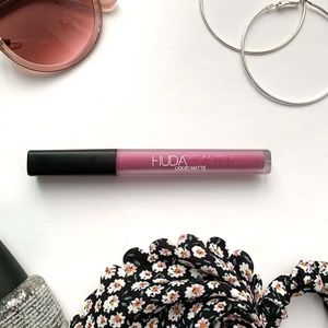 HUDA Beauty Liquid Matte Lipstick | Muse